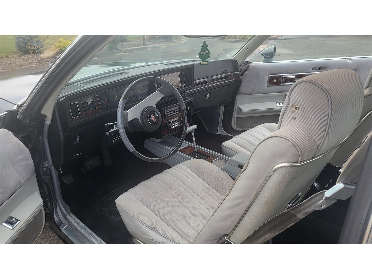 Oldsmobile-Cutlass-1982-charcoal-gray-3