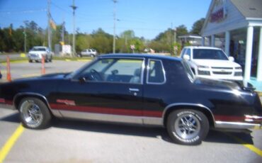 Oldsmobile-Cutlass-1983-Black-10