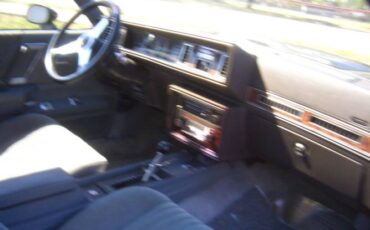 Oldsmobile-Cutlass-1983-Black-4