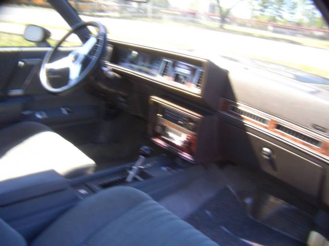 Oldsmobile-Cutlass-1983-Black-4