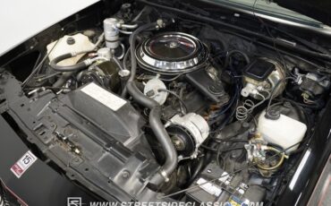 Oldsmobile-Cutlass-1983-Black-Maroon-1
