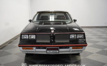 Oldsmobile-Cutlass-1983-Black-Maroon-13