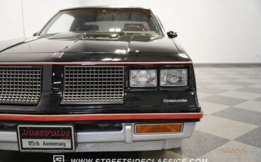 Oldsmobile-Cutlass-1983-Black-Maroon-14