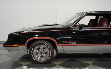 Oldsmobile-Cutlass-1983-Black-Maroon-18