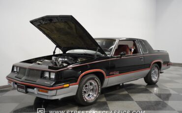 Oldsmobile-Cutlass-1983-Black-Maroon-26