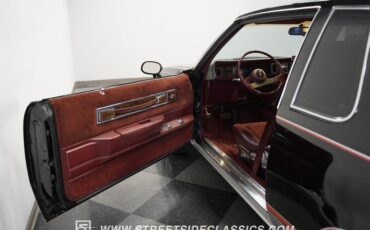 Oldsmobile-Cutlass-1983-Black-Maroon-29