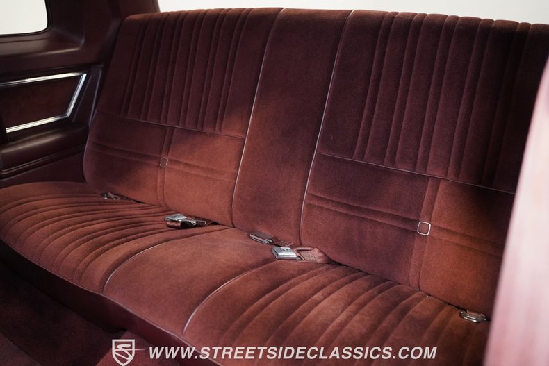 Oldsmobile-Cutlass-1983-Black-Maroon-45