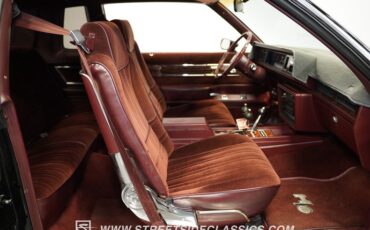 Oldsmobile-Cutlass-1983-Black-Maroon-46