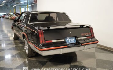 Oldsmobile-Cutlass-1983-Black-Maroon-6