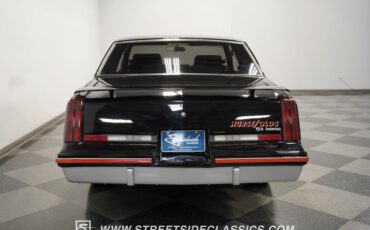 Oldsmobile-Cutlass-1983-Black-Maroon-7