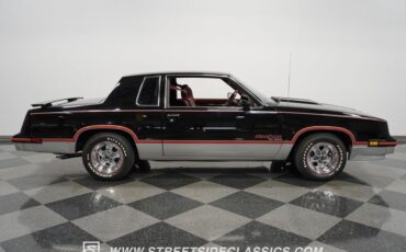 Oldsmobile-Cutlass-1983-Black-Maroon-9