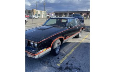 Oldsmobile-Cutlass-1983-Black-Red-8