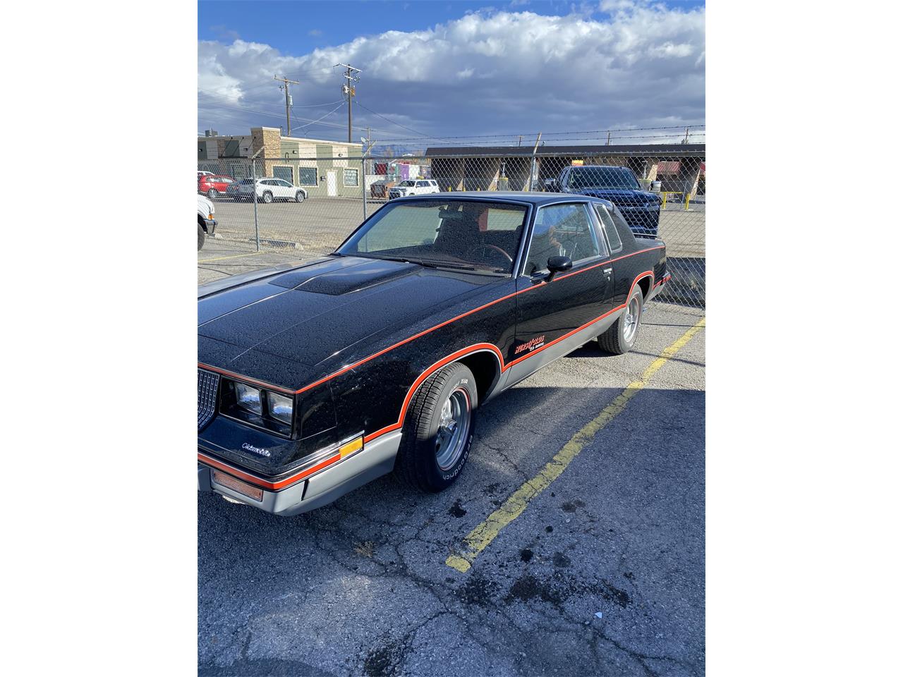 Oldsmobile-Cutlass-1983-Black-Red-8
