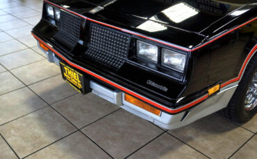 Oldsmobile-Cutlass-1983-Classic-Car-20