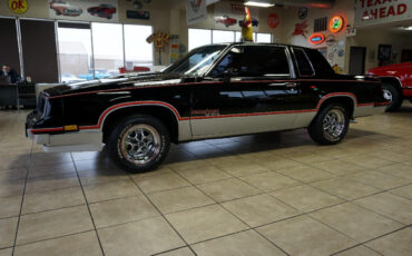 Oldsmobile-Cutlass-1983-Classic-Car-3