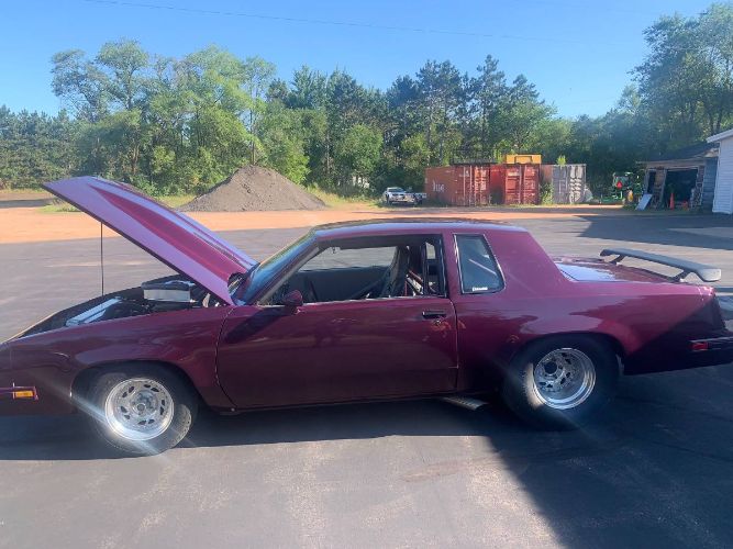 Oldsmobile-Cutlass-1983-Custom-12