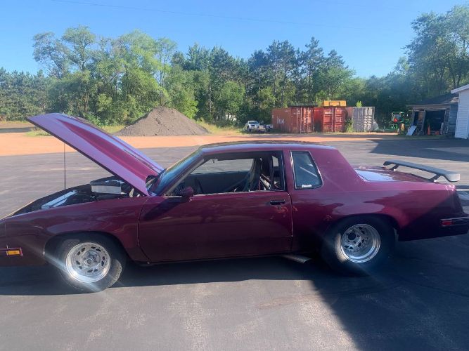 Oldsmobile-Cutlass-1983-Custom-14