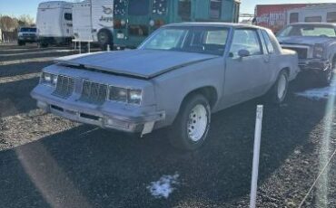 Oldsmobile-Cutlass-1983-Gray-3