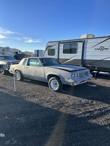 Oldsmobile-Cutlass-1983-Gray-8