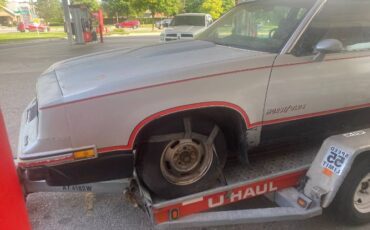 Oldsmobile-Cutlass-1984-Silver-17