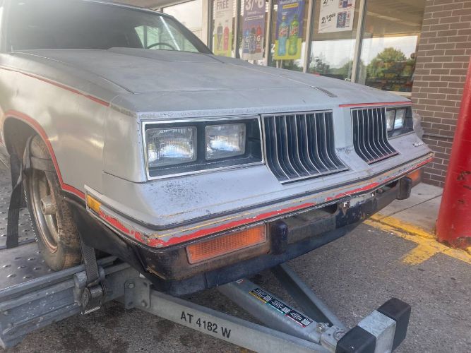 Oldsmobile-Cutlass-1984-Silver-4