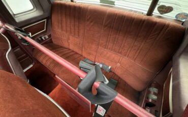 Oldsmobile-Cutlass-1984-Silver-Metallic-Dark-Maple-Red-10