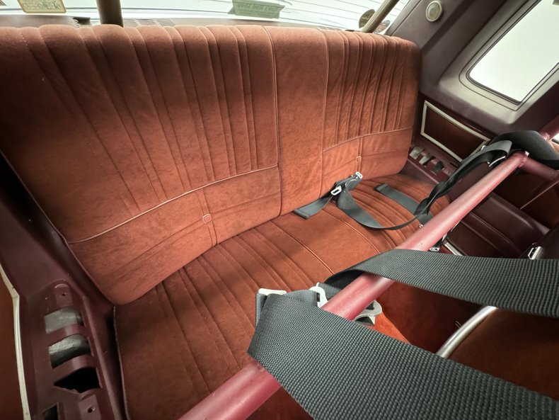Oldsmobile-Cutlass-1984-Silver-Metallic-Dark-Maple-Red-11
