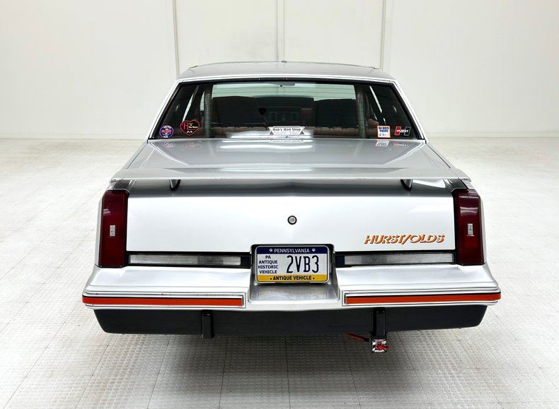 Oldsmobile-Cutlass-1984-Silver-Metallic-Dark-Maple-Red-12