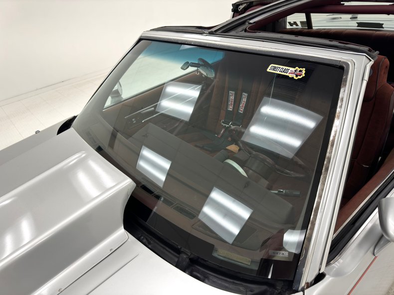 Oldsmobile-Cutlass-1984-Silver-Metallic-Dark-Maple-Red-19