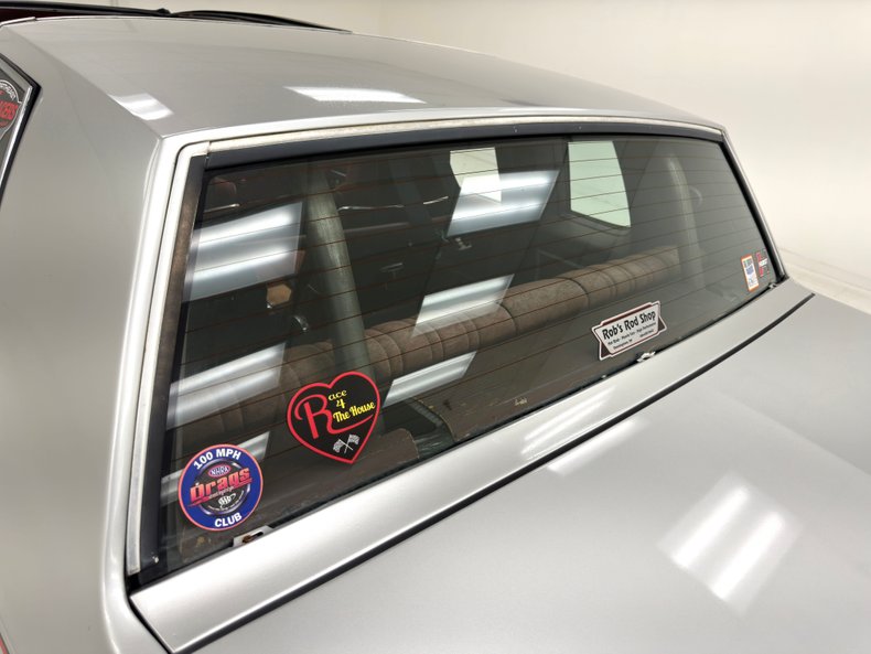 Oldsmobile-Cutlass-1984-Silver-Metallic-Dark-Maple-Red-23