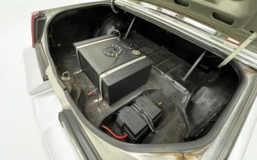 Oldsmobile-Cutlass-1984-Silver-Metallic-Dark-Maple-Red-37