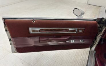Oldsmobile-Cutlass-1984-Silver-Metallic-Dark-Maple-Red-38