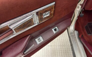 Oldsmobile-Cutlass-1984-Silver-Metallic-Dark-Maple-Red-39