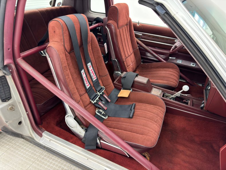 Oldsmobile-Cutlass-1984-Silver-Metallic-Dark-Maple-Red-48
