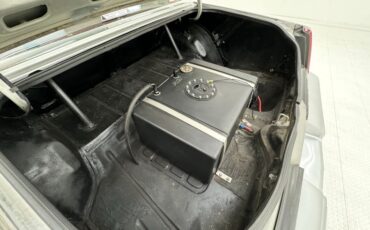 Oldsmobile-Cutlass-1984-Silver-Metallic-Dark-Maple-Red-6