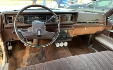 Oldsmobile-Cutlass-1984-Tan-3