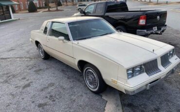Oldsmobile-Cutlass-1984-Tan