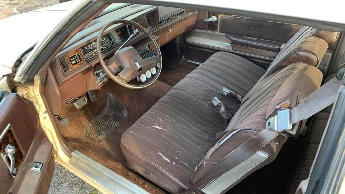 Oldsmobile-Cutlass-1984-Tan-5