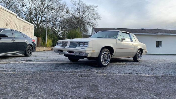 Oldsmobile-Cutlass-1984-Tan-7
