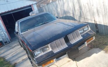 Oldsmobile-Cutlass-1985-Black-2