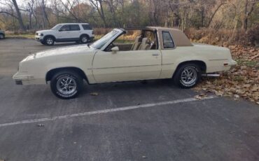 Oldsmobile-Cutlass-1986-3