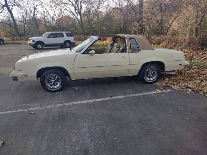 Oldsmobile-Cutlass-1986-3