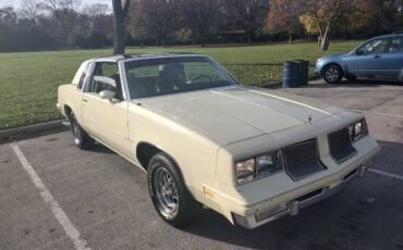Oldsmobile-Cutlass-1986-5