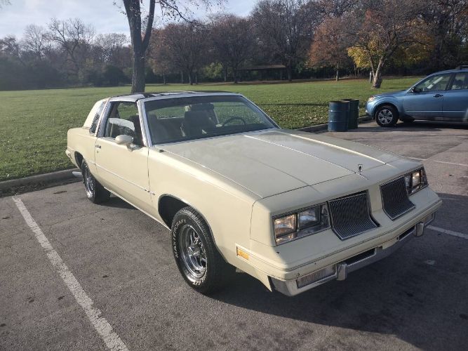 Oldsmobile-Cutlass-1986-5