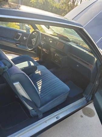 Oldsmobile-Cutlass-1986-Black-Blue-3