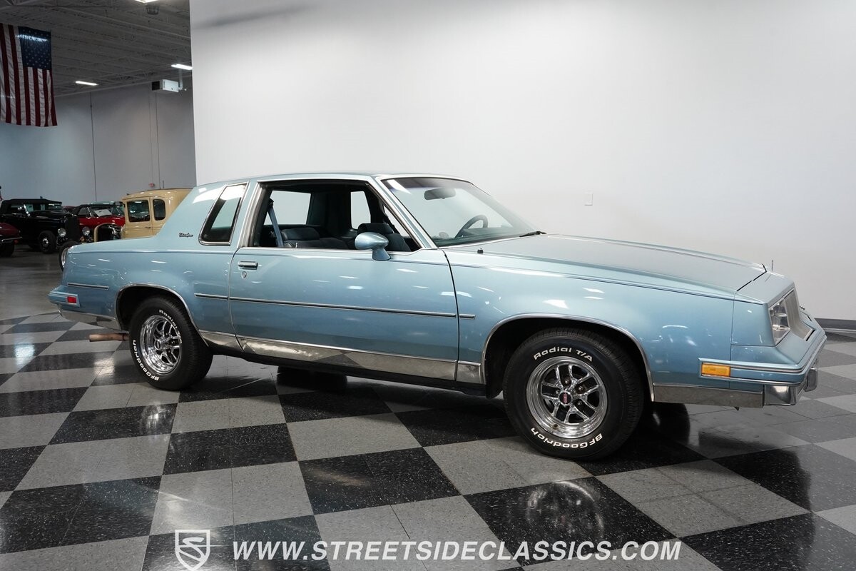 Oldsmobile-Cutlass-1986-Coupe-16