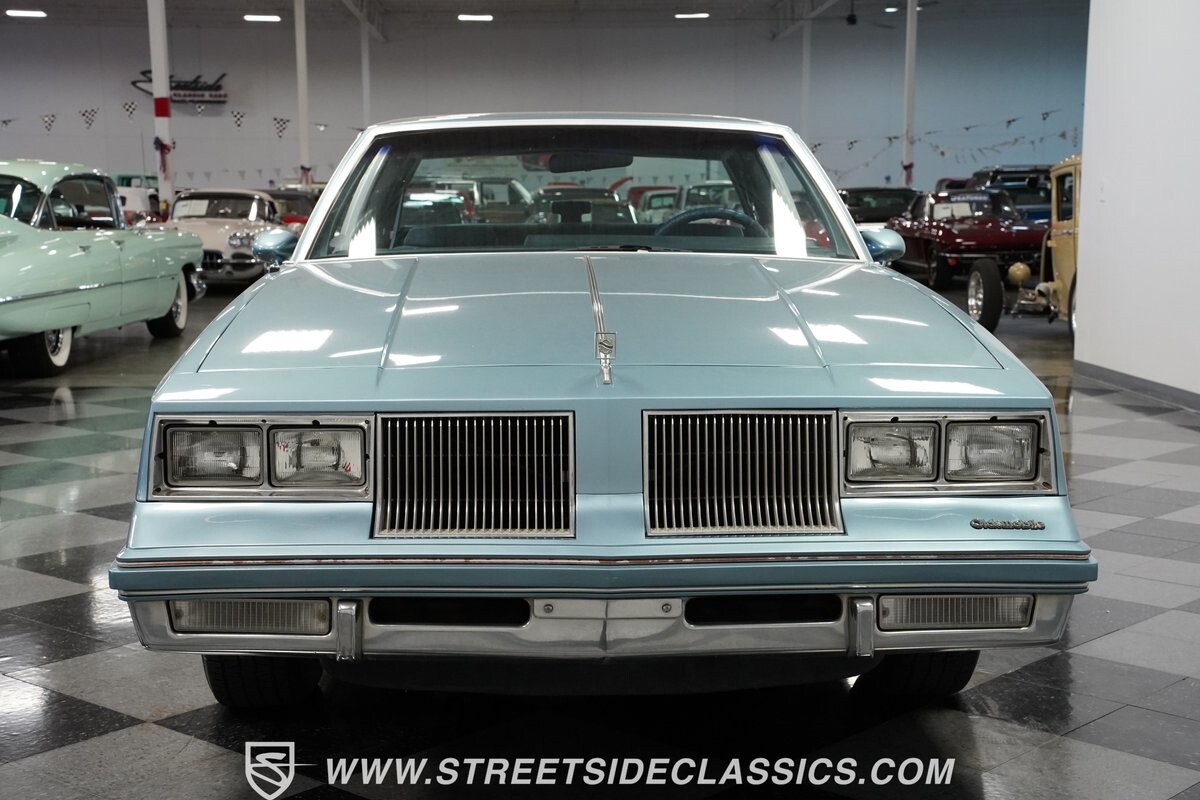 Oldsmobile-Cutlass-1986-Coupe-18