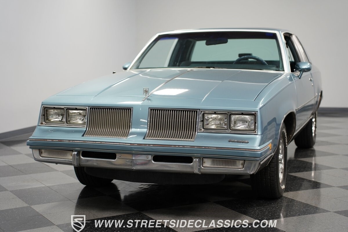 Oldsmobile-Cutlass-1986-Coupe-22
