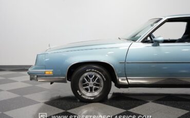 Oldsmobile-Cutlass-1986-Coupe-24