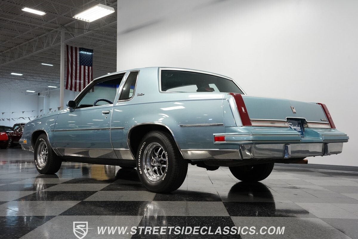 Oldsmobile-Cutlass-1986-Coupe-26